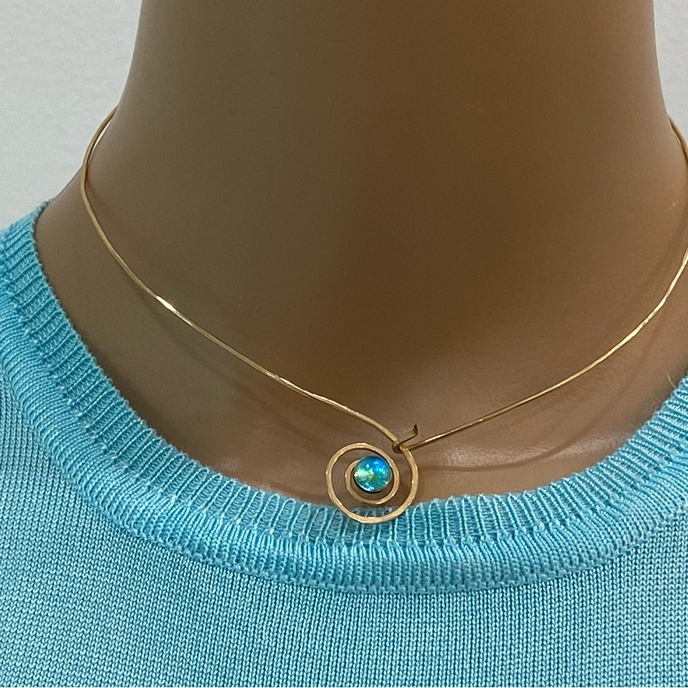 Handcrafted Goldtone Choker with Fiery Blue Crystal Stone, Gold Plated